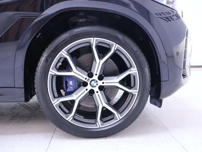 BMW X6 2023 Model xDrive40i Exclusive Model M Sports Set – фото 4