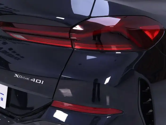 BMW X6 2023 Model xDrive40i Exclusive Model M Sports Set – фото 8