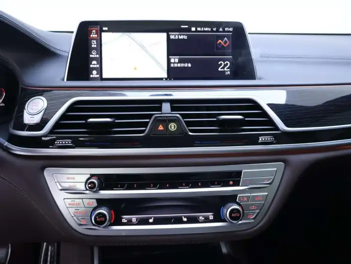 BMW 7 Series 2019 Model Facelift 730Li M Sports Set – фото 8