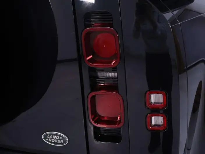 Land Rover Defender 2023 Model Facelift 110 P400 X-Dynamic HSE – фото 7