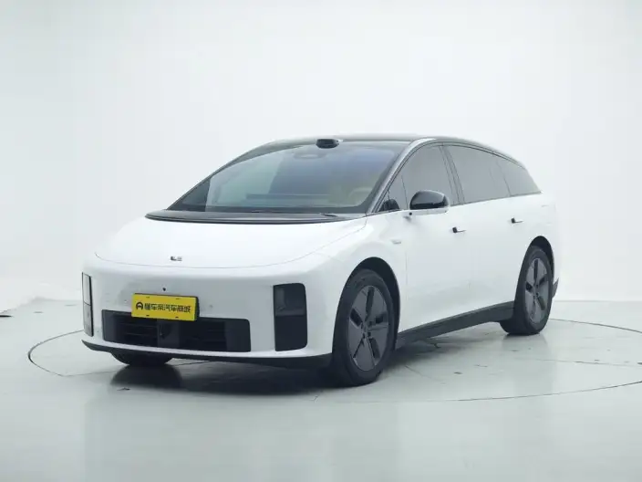 Li Auto i6 2025 Model 2WD Standard Edition – фото 1