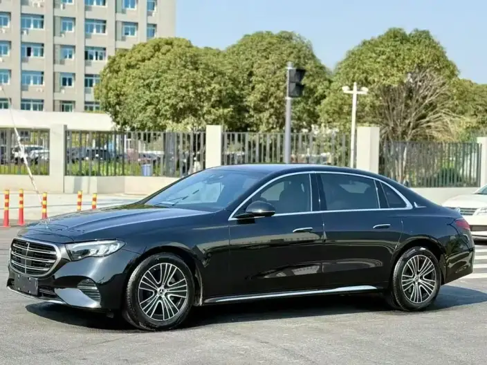Mercedes-Benz E-Class 2024 Model Facelift E 260 L sedan – фото 1