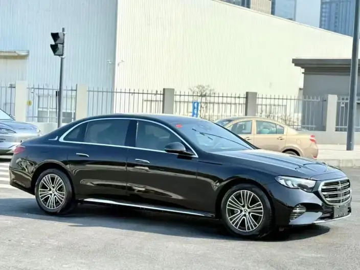 Mercedes-Benz E-Class 2024 Model Facelift E 260 L sedan – фото 3