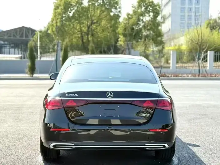 Mercedes-Benz E-Class 2024 Model Facelift E 260 L sedan – фото 5