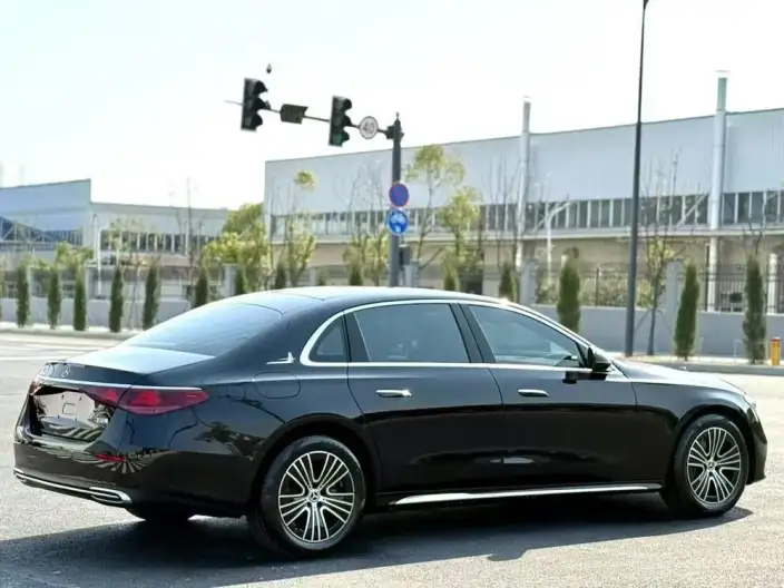 Mercedes-Benz E-Class 2024 Model Facelift E 260 L sedan – фото 6