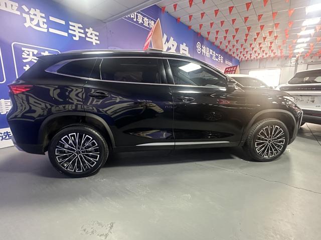 EXEED Lingyun 2025 модификация 300T 2WD Star Glory Edition