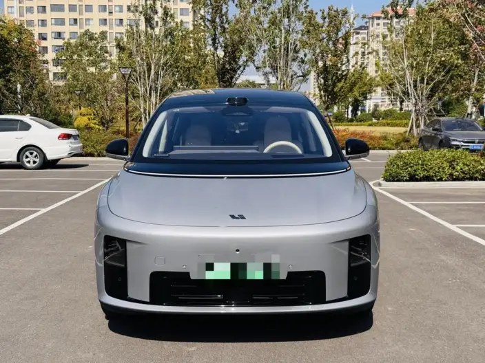 Li Auto i8 2025 Model Standard Edition – фото 2