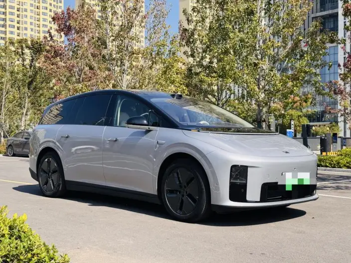 Li Auto i8 2025 Model Standard Edition – фото 3