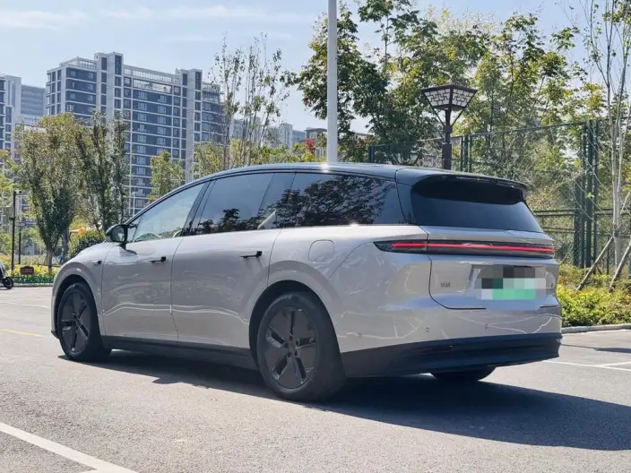 Li Auto i8 2025 Model Standard Edition – фото 5