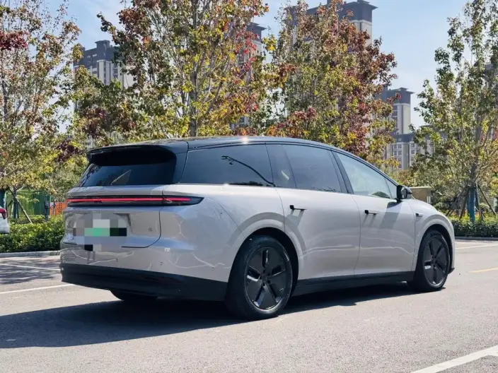 Li Auto i8 2025 Model Standard Edition – фото 7
