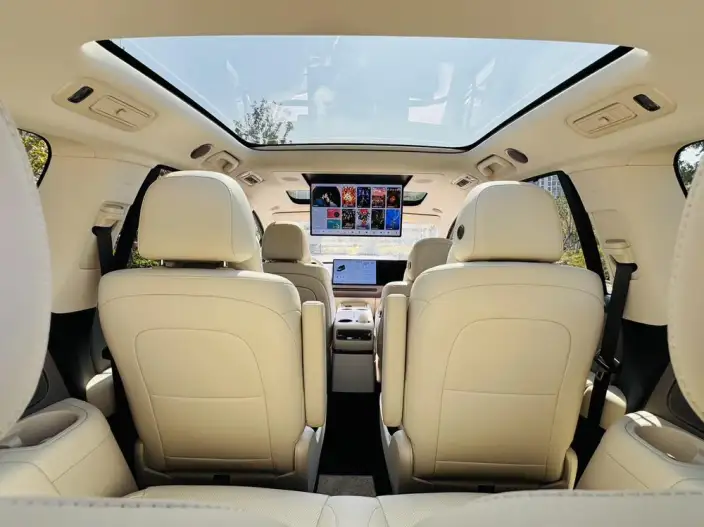 Li Auto i8 2025 Model Standard Edition – фото 9
