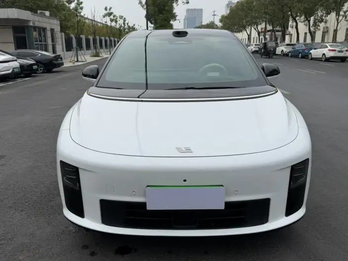 Li Auto i6 2025 Model 4WD Standard Edition – фото 2