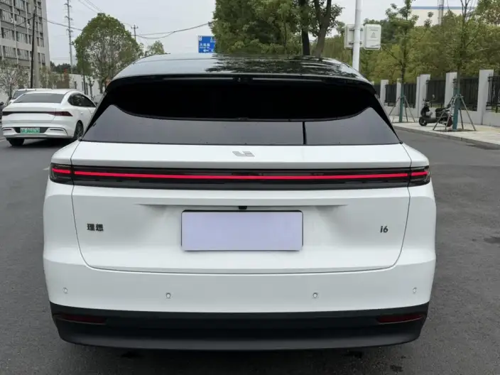 Li Auto i6 2025 Model 4WD Standard Edition – фото 5