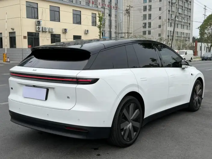 Li Auto i6 2025 Model 4WD Standard Edition – фото 6