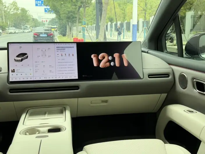 Li Auto i6 2025 Model 4WD Standard Edition – фото 9