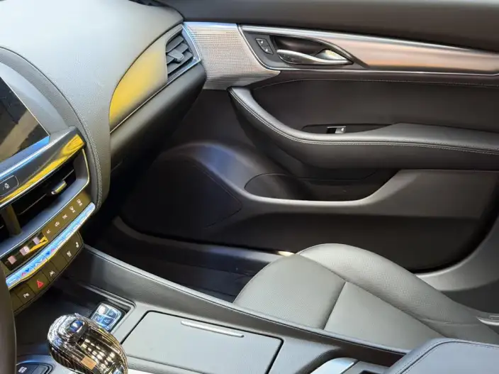 Cadillac CT5 2023 Model 28T Fashion Model – фото 9