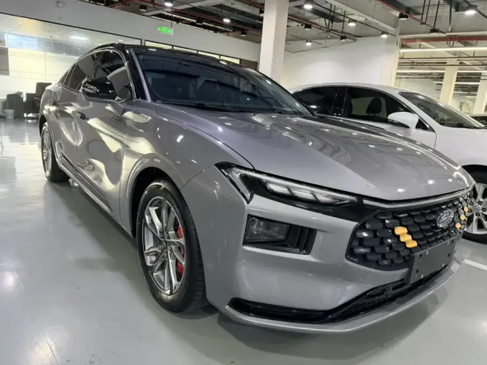 Ford Mondeo 2023 Model EcoBoost 245 Luxury Model – фото 3