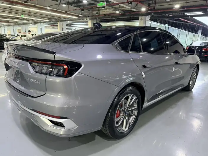 Ford Mondeo 2023 Model EcoBoost 245 Luxury Model – фото 6