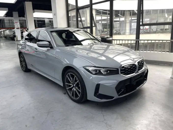 BMW 3 Series 2025 Model 325i M Sports Set – фото 3