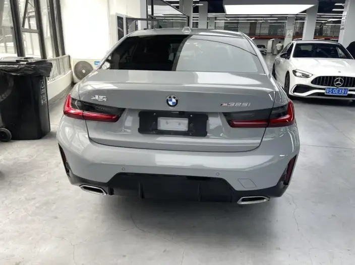BMW 3 Series 2025 Model 325i M Sports Set – фото 5