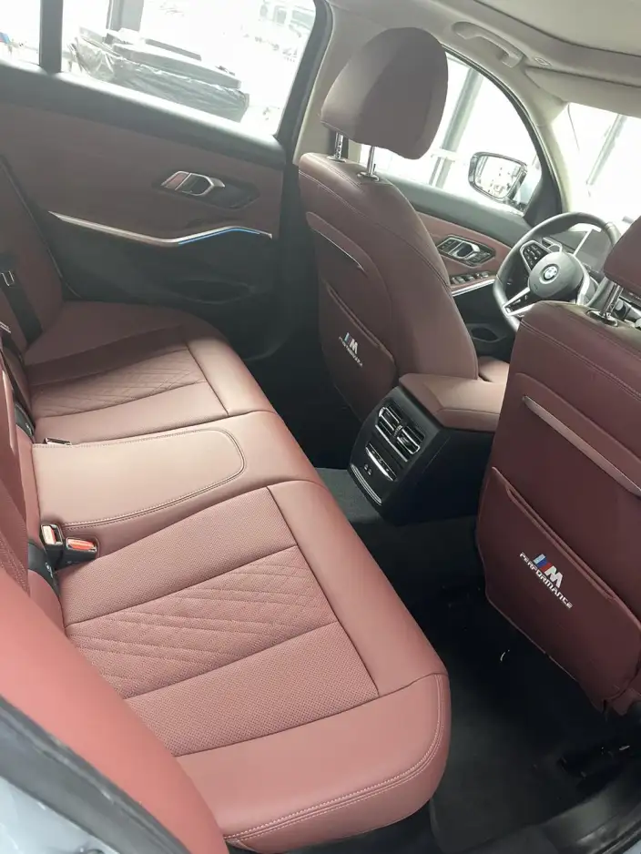 BMW 3 Series 2025 Model 325i M Sports Set – фото 7