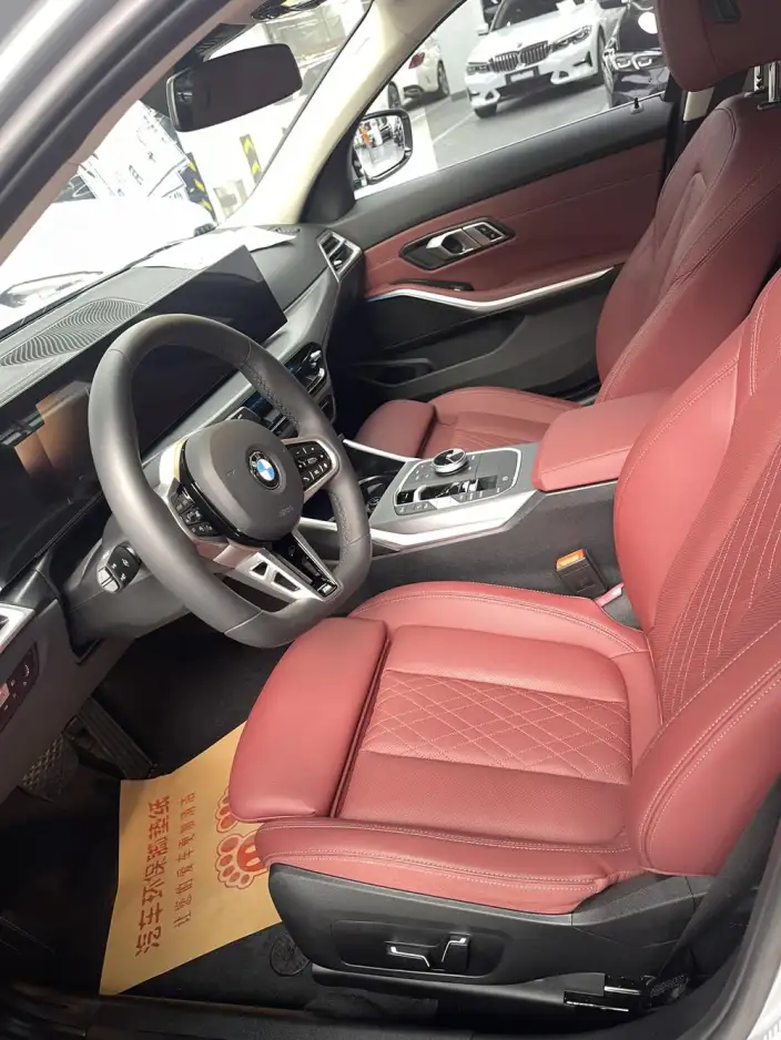 BMW 3 Series 2025 Model 325i M Sports Set – фото 10