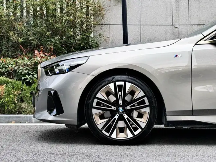 BMW 5 Series 2024 Model 530Li Exclusive Model M Sports Set – фото 8