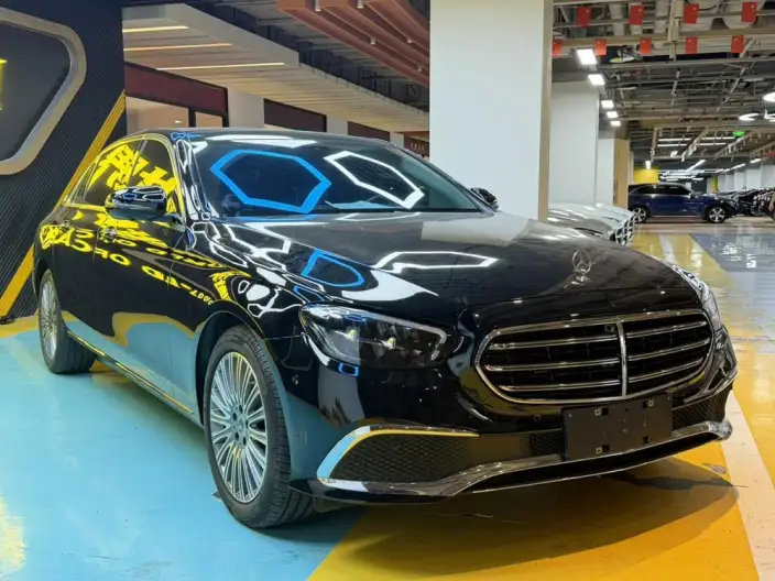 Mercedes-Benz E-Class 2023 Model E 300 L Luxury Model sedan – фото 3