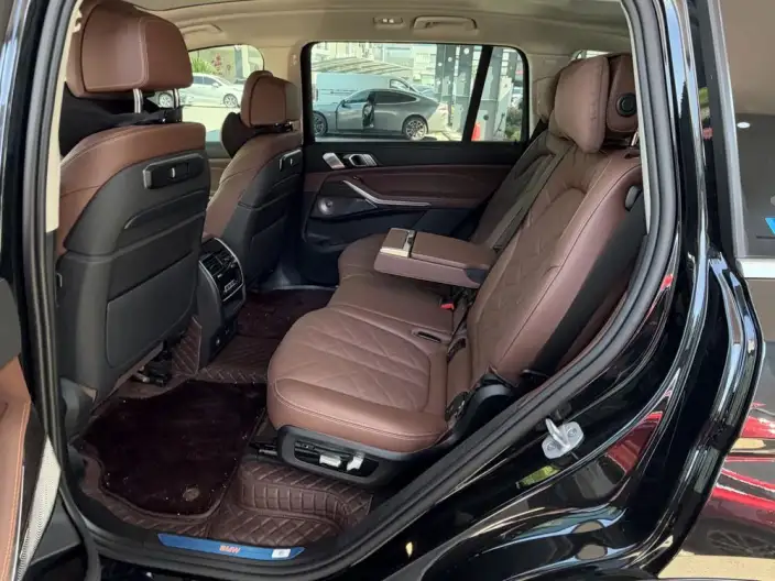 BMW X7 2024 Model xDrive40i Leading Model Luxury Set 7 seat – фото 9