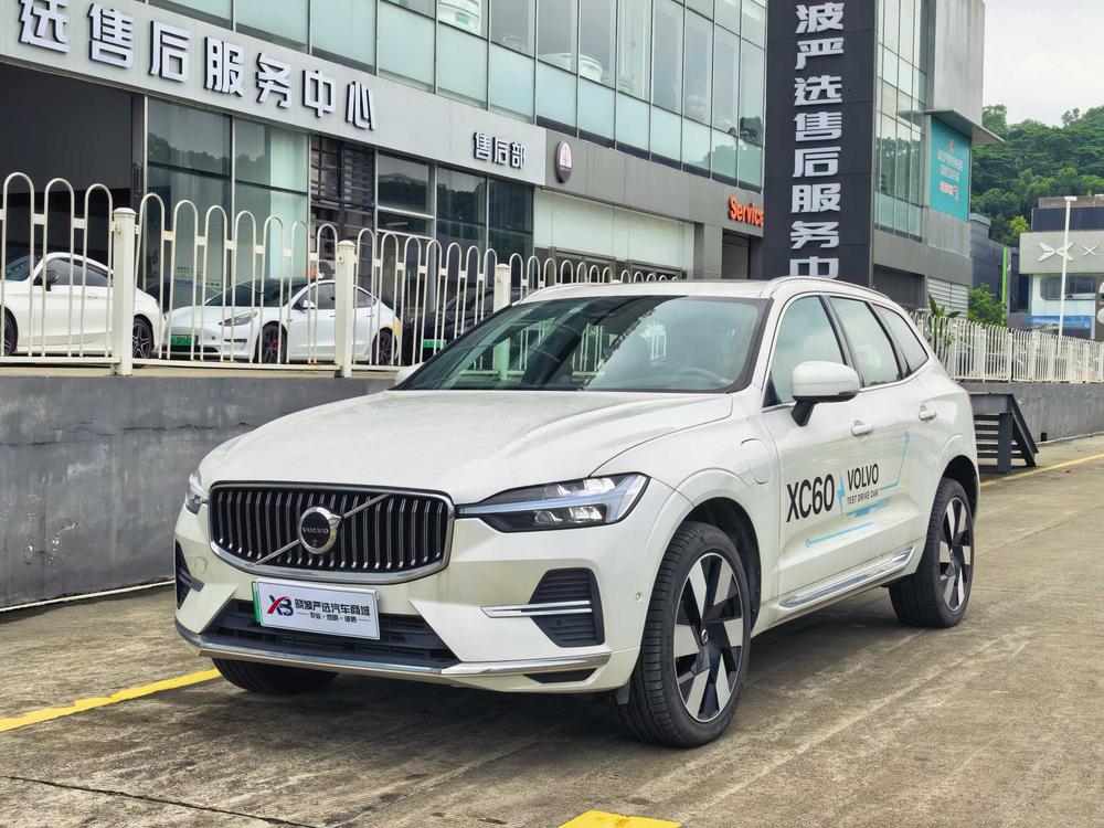 Volvo XC60 PHEV 2025 модификация T8 4WD Long Battery Li f e Pro Smart Elegance Deluxe Edition