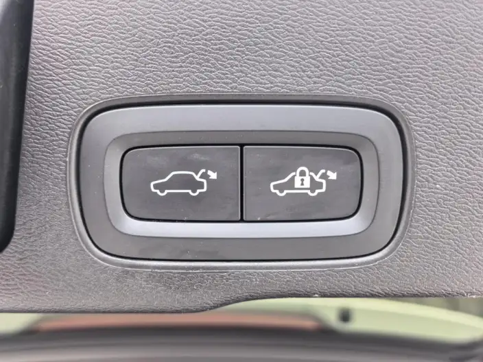 Volvo XC60 2024 Model B5 4WD Smart Range Deluxe Edition – фото 10