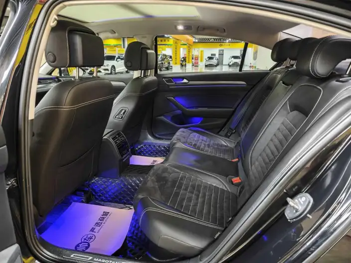 Volkswagen Magotan 2020 Model 330TSI DSG Luxury Model – фото 9