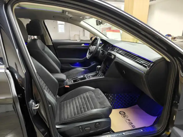 Volkswagen Magotan 2020 Model 330TSI DSG Luxury Model – фото 10