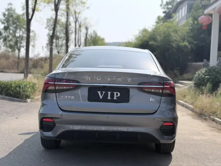 Roewe i5 2021 Model 1.5L Manual Diamond Edition – фото 5