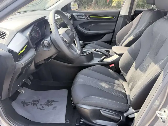 Roewe i5 2021 Model 1.5L Manual Diamond Edition – фото 8