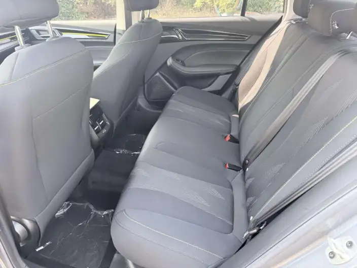 Roewe i5 2021 Model 1.5L Manual Diamond Edition – фото 9