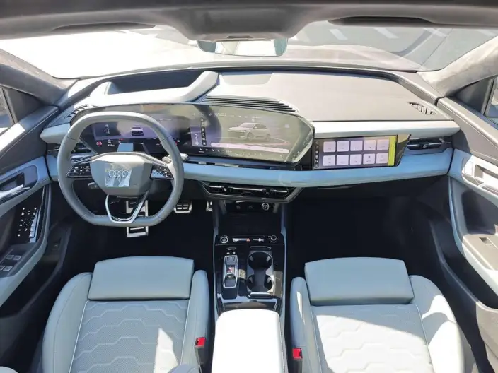 AUDI Q6L e-tron 2026 Model First Edition Pilot Edition – фото 7