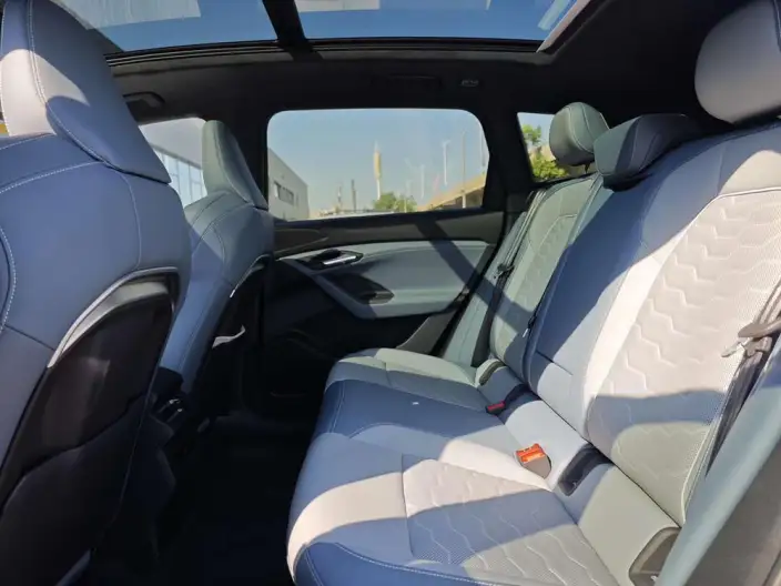 AUDI Q6L e-tron 2026 Model First Edition Pilot Edition – фото 9