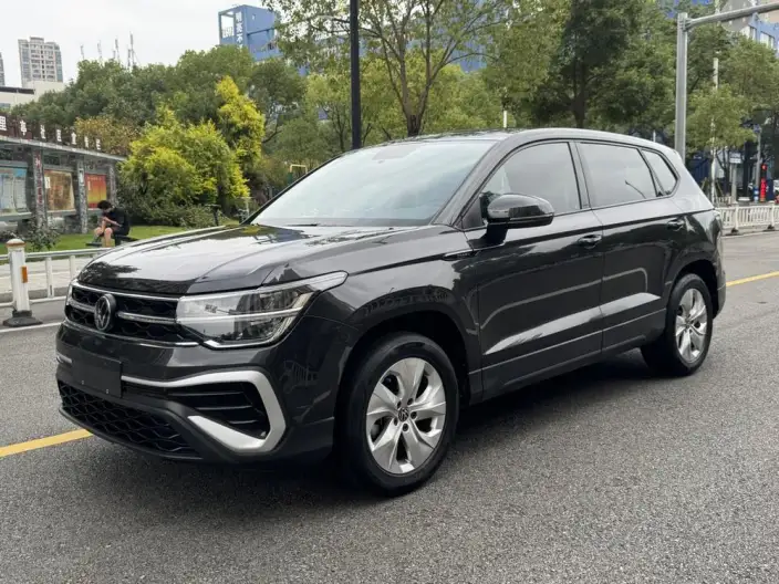 Volkswagen Tharu 2023 Model 300TSI 2WD Crescent Moon Edition – фото 1