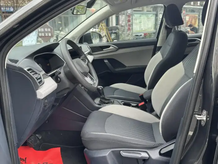 Volkswagen Tharu 2023 Model 300TSI 2WD Crescent Moon Edition – фото 9