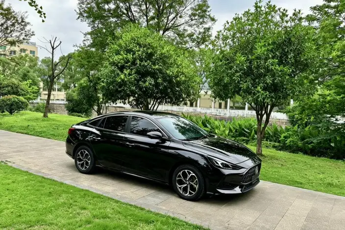 MG5 2021 Model 180DVVT CVT Youth Deluxe Edition – фото 3
