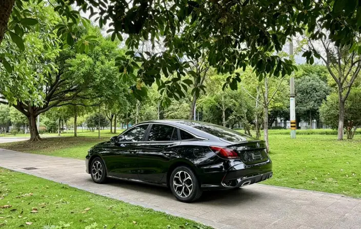 MG5 2021 Model 180DVVT CVT Youth Deluxe Edition – фото 4