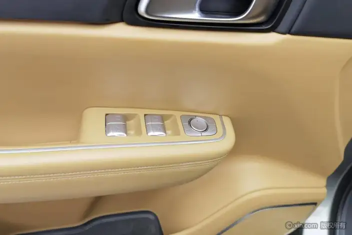 Li Auto ONE 2021 Model Extended Range 6 seat Edition – фото 22