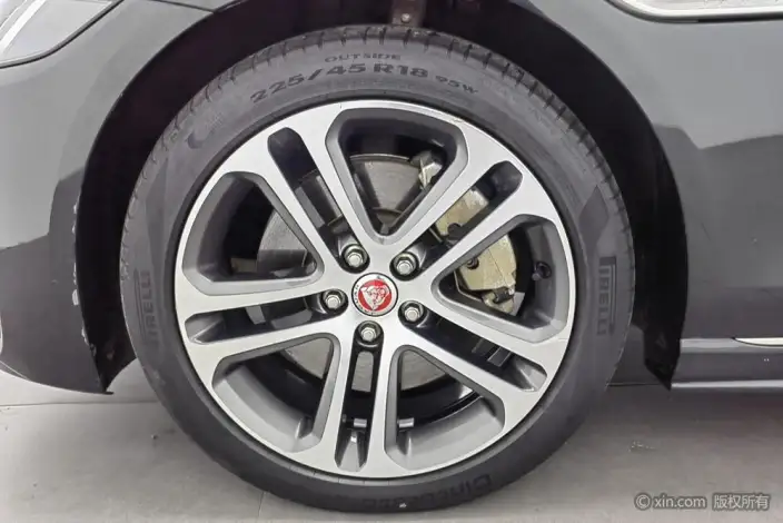 Jaguar XE L 2023 Model 2.0T 250PS R-DYNAMIC S Enterprising Sports Edition – фото 9