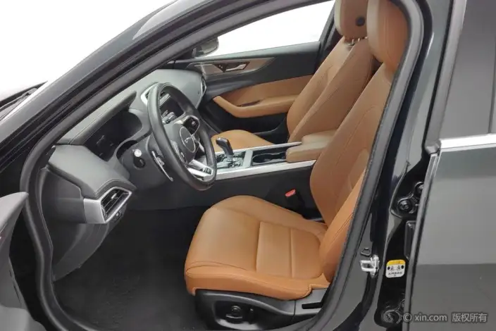 Jaguar XE L 2023 Model 2.0T 250PS R-DYNAMIC S Enterprising Sports Edition – фото 18