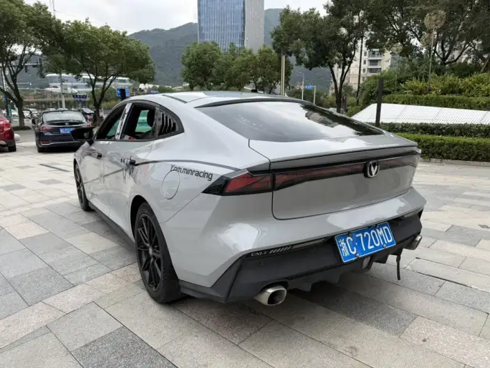 Changan UNI-V 2022 Model 1.5T Smart Pilot Model – фото 4
