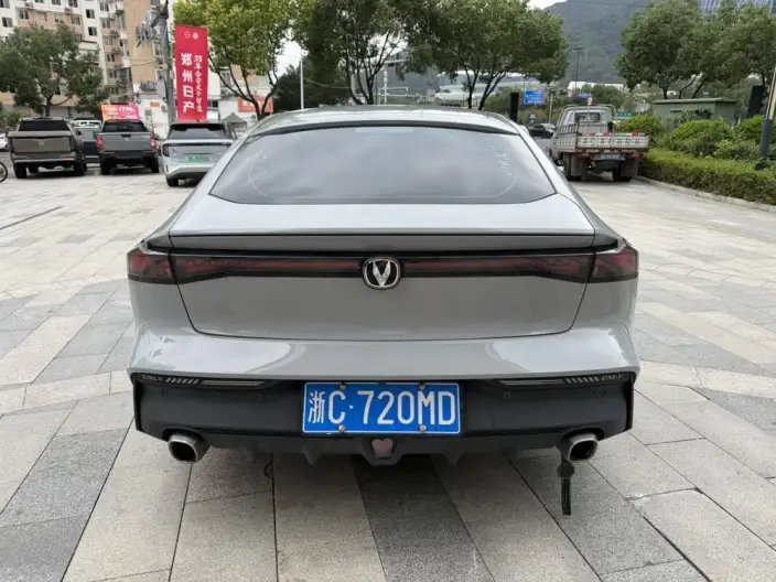 Changan UNI-V 2022 Model 1.5T Smart Pilot Model – фото 5