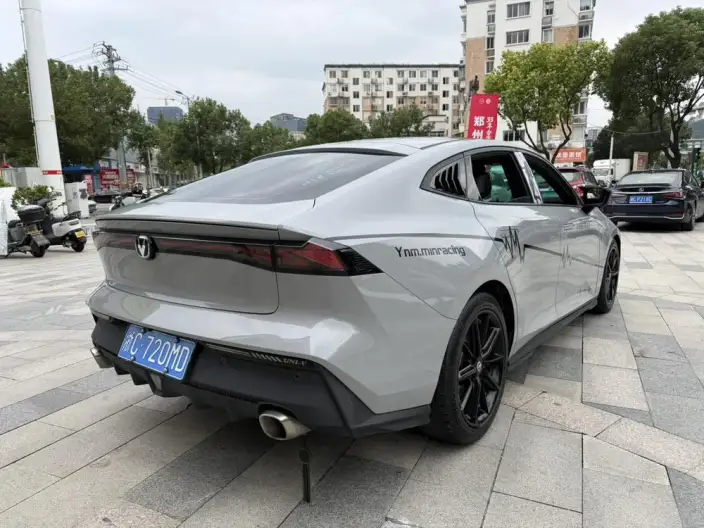Changan UNI-V 2022 Model 1.5T Smart Pilot Model – фото 6