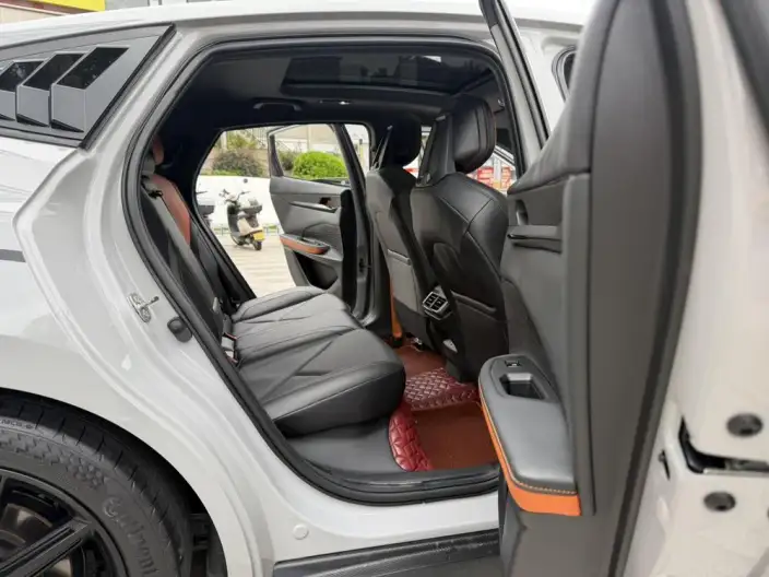 Changan UNI-V 2022 Model 1.5T Smart Pilot Model – фото 10