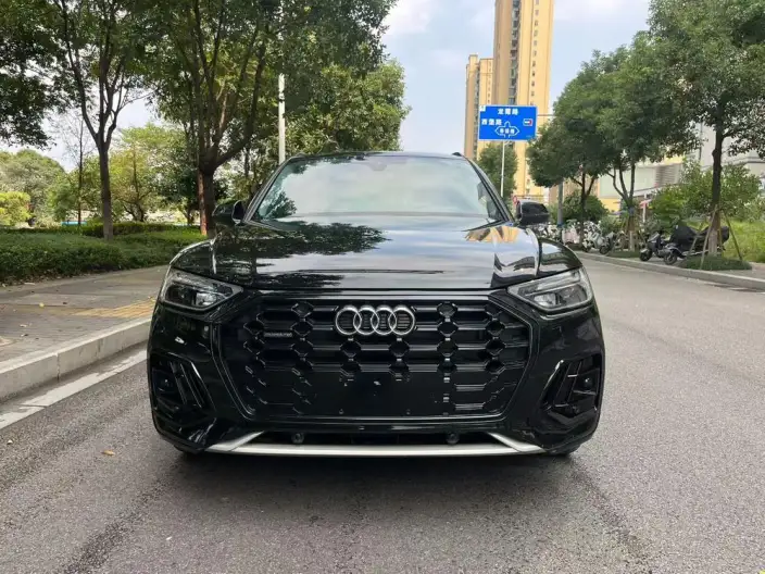 Audi Q5L 2022 Model 40T Fashion Dynamic Model – фото 2